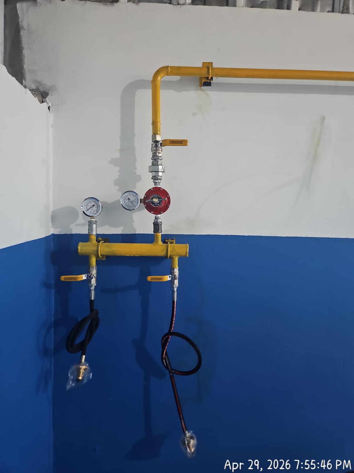 Manifold gas dengan regulator